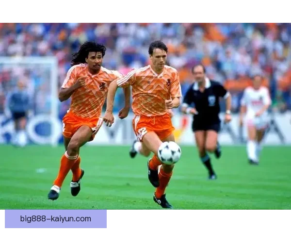 欧洲杯纪录片展现赛事辉煌，值得关注历史与瞬间集锦